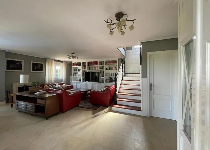 Hébergement de vacances Casa Monte & Mar Con Piscina Privada En Santander *