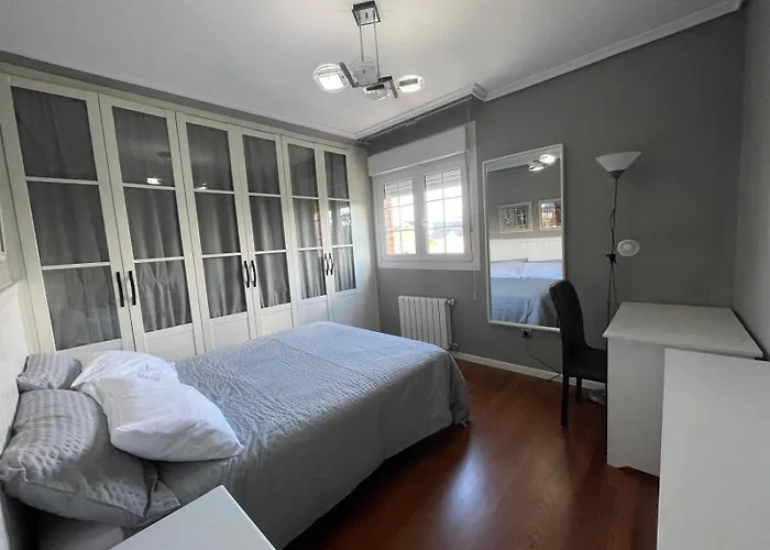 Casa Monte & Mar Con Piscina Privada En Santander Hébergement de vacances Camargo