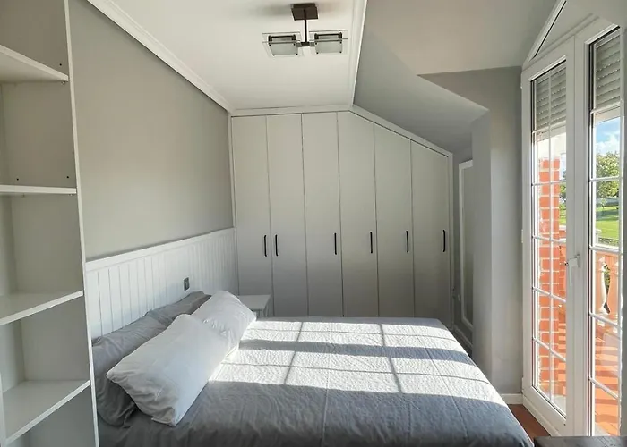 Hébergement de vacances Casa Monte & Mar Con Piscina Privada En Santander