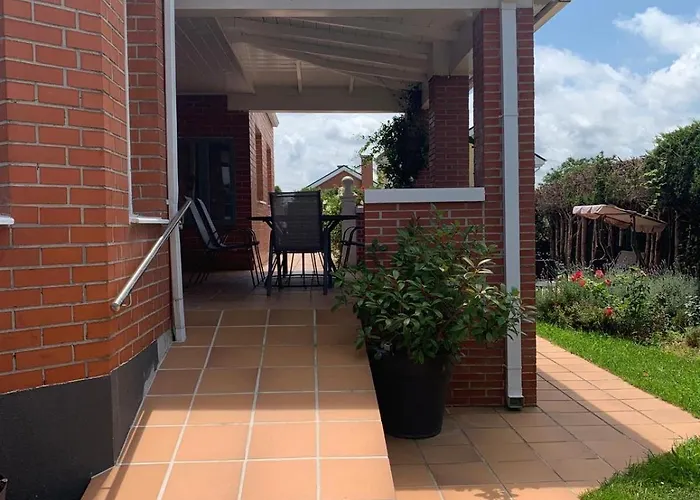 Hébergement de vacances Casa Monte & Mar Con Piscina Privada En Santander *
